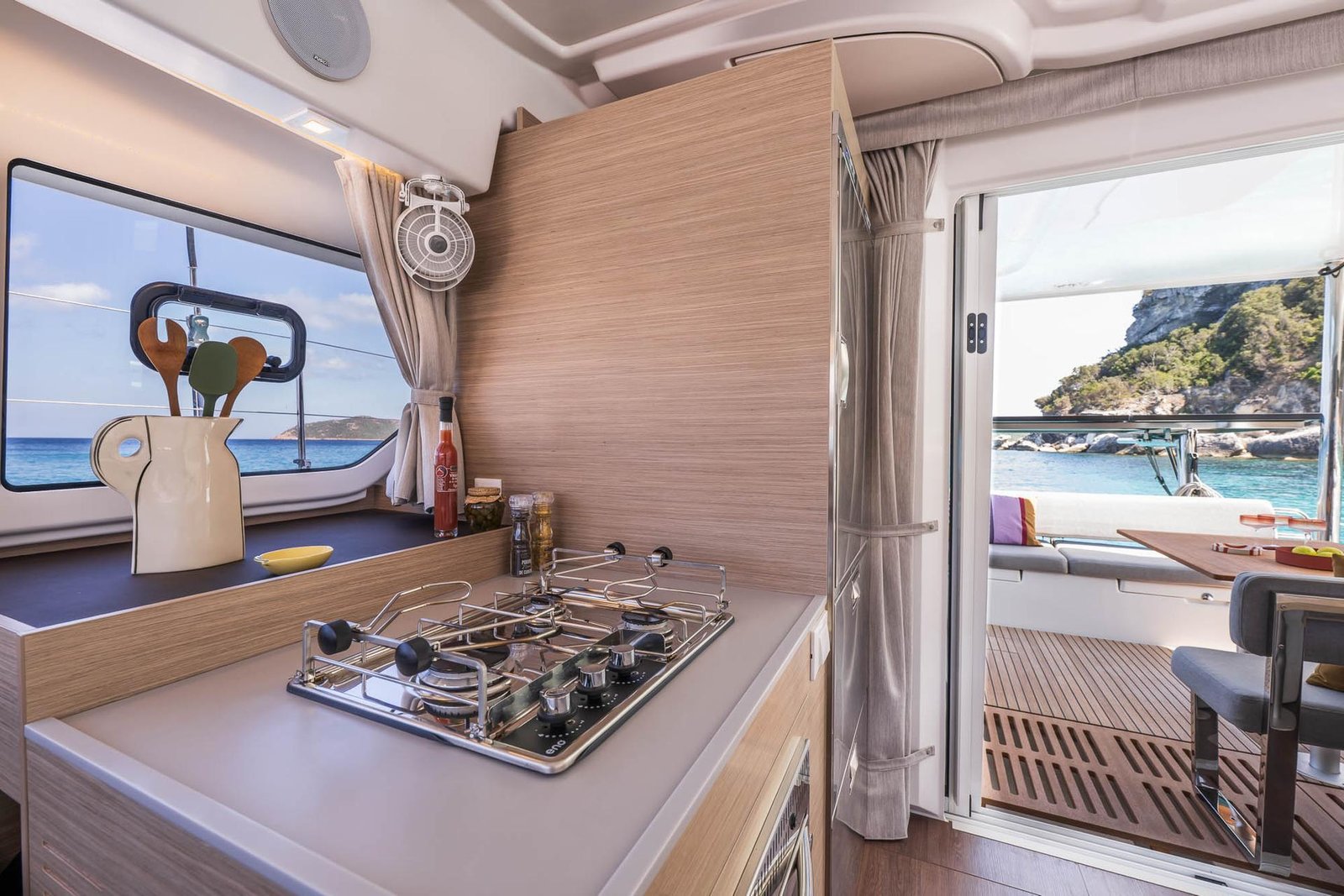 LAGOON-38_IMAGE_INTERIOR-16