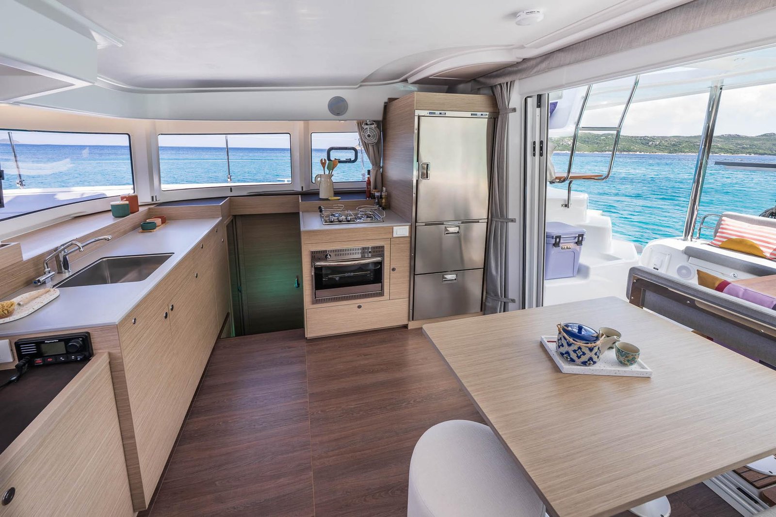 LAGOON-38_IMAGE_INTERIOR-21