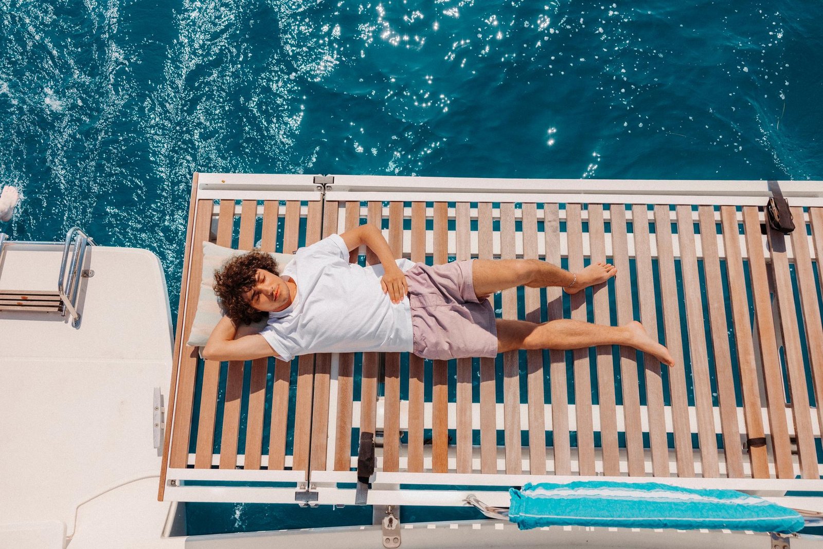LAGOON-46-ICONIC-Lifestyle-1