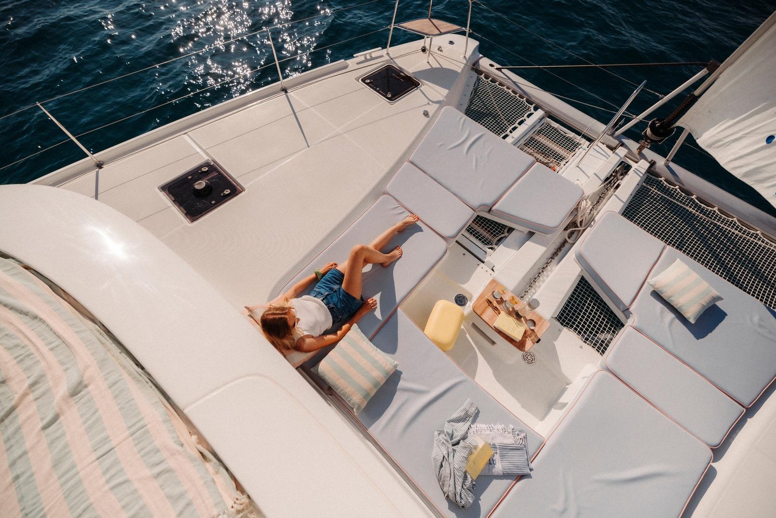 LAGOON-46-ICONIC-Lifestyle-2
