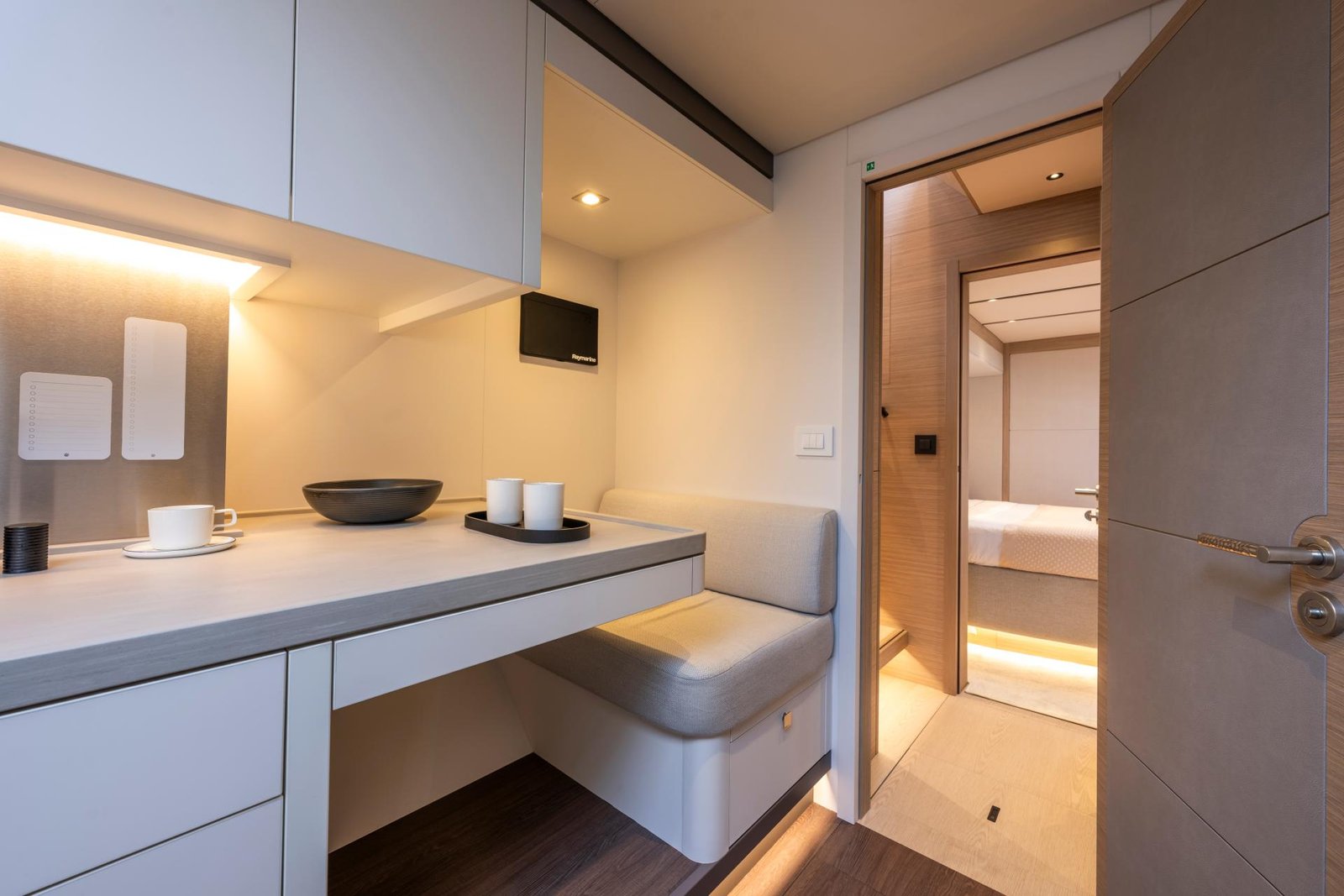 LAGOONN_EIGHTY3_INTERIOR-5