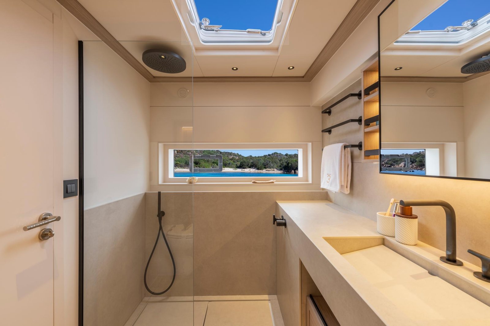 LAGOONN_EIGHTY3_INTERIOR-9